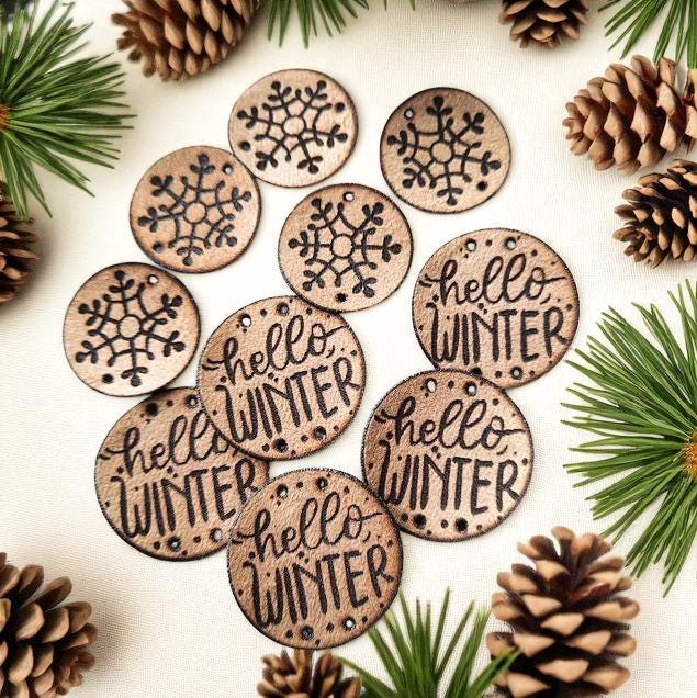 Winter Labels aus Kunstleder