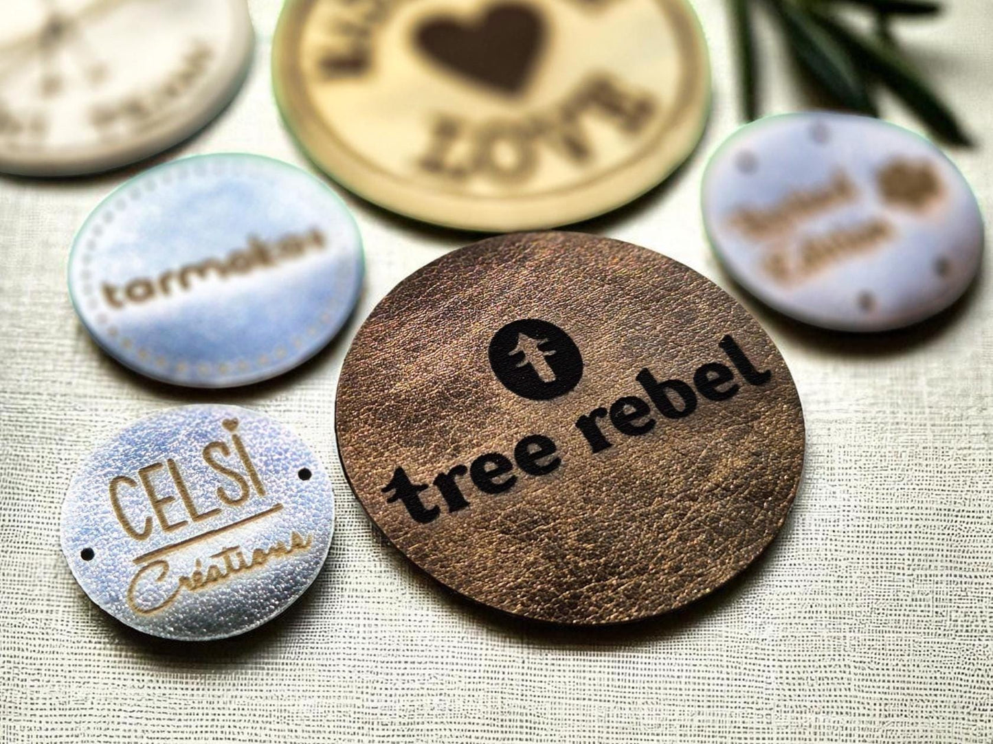 Individuelle Etiketten mit Logo – Professionelles Finish für handgefertigte Produkte