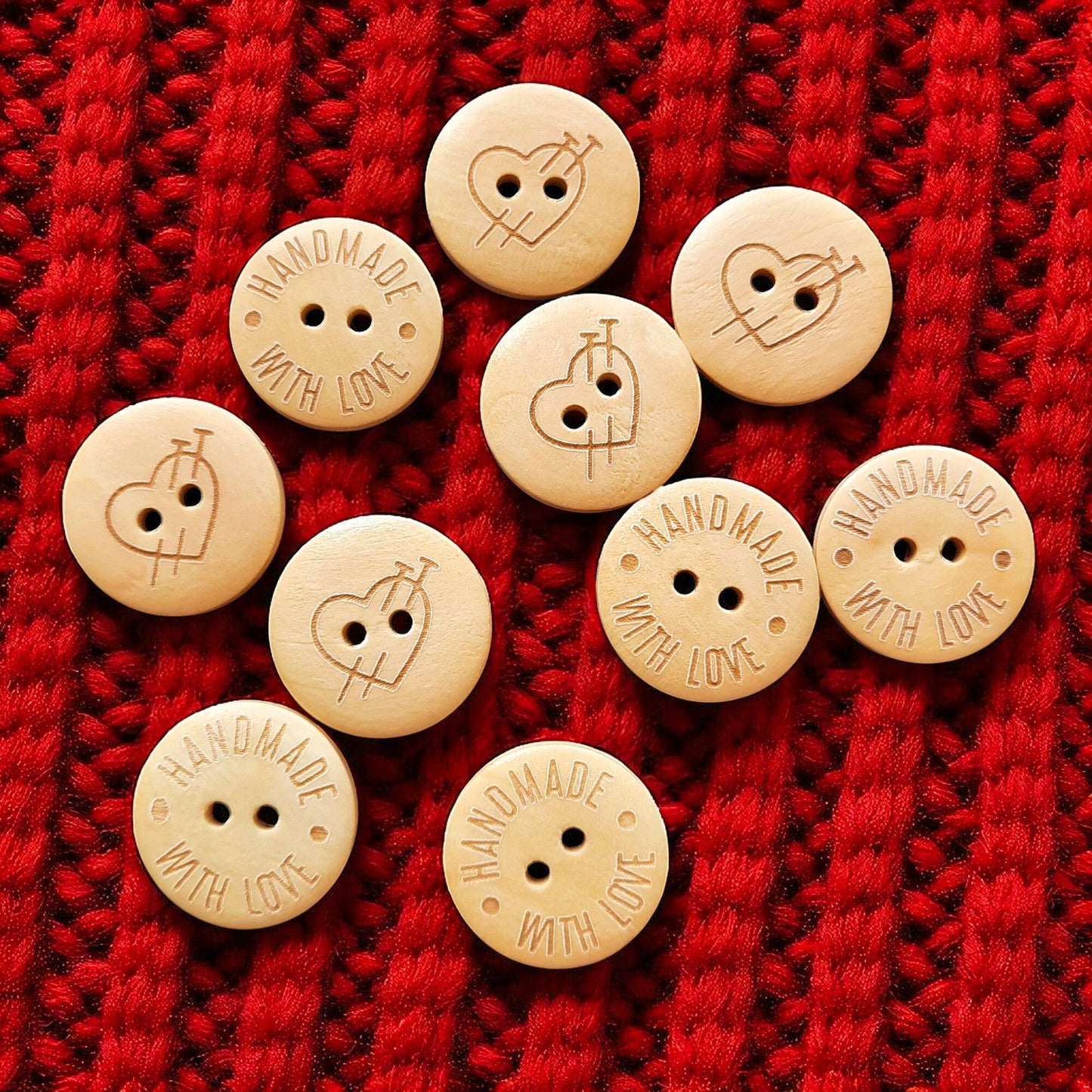 Gravierte Holzknöpfe „Handgemacht mit Liebe“ – 10er-Set für Näh-, Strick- & DIY-Projekte