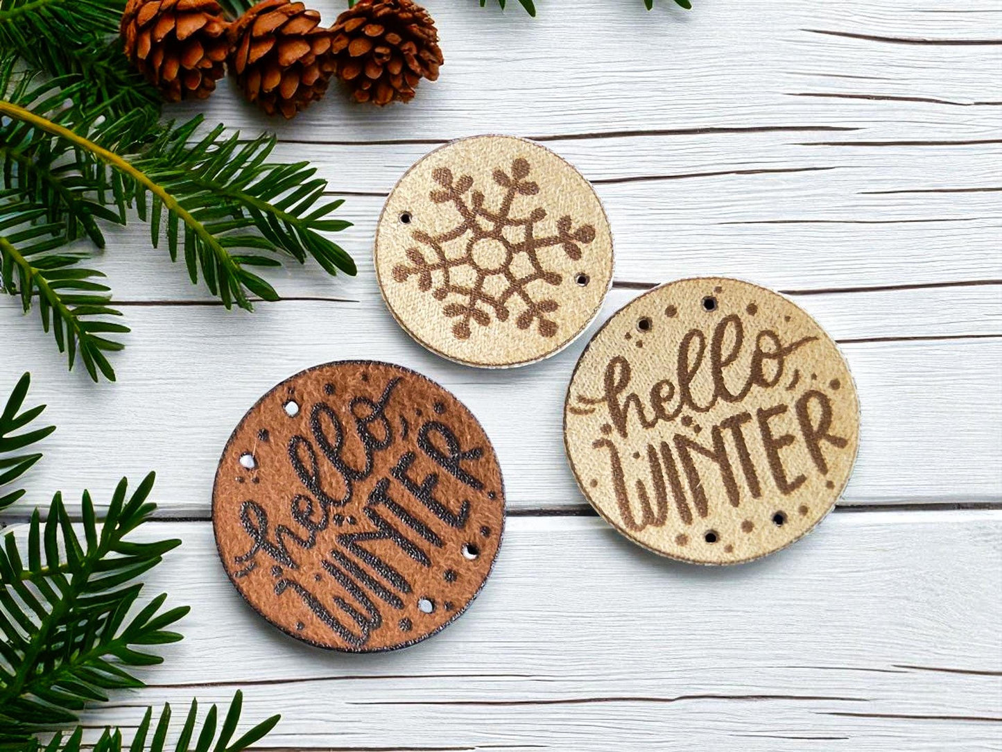 Hello WINTER & Snowflake – Magische PVC- und Kunstwildleder-Labels für Handarbeiten
