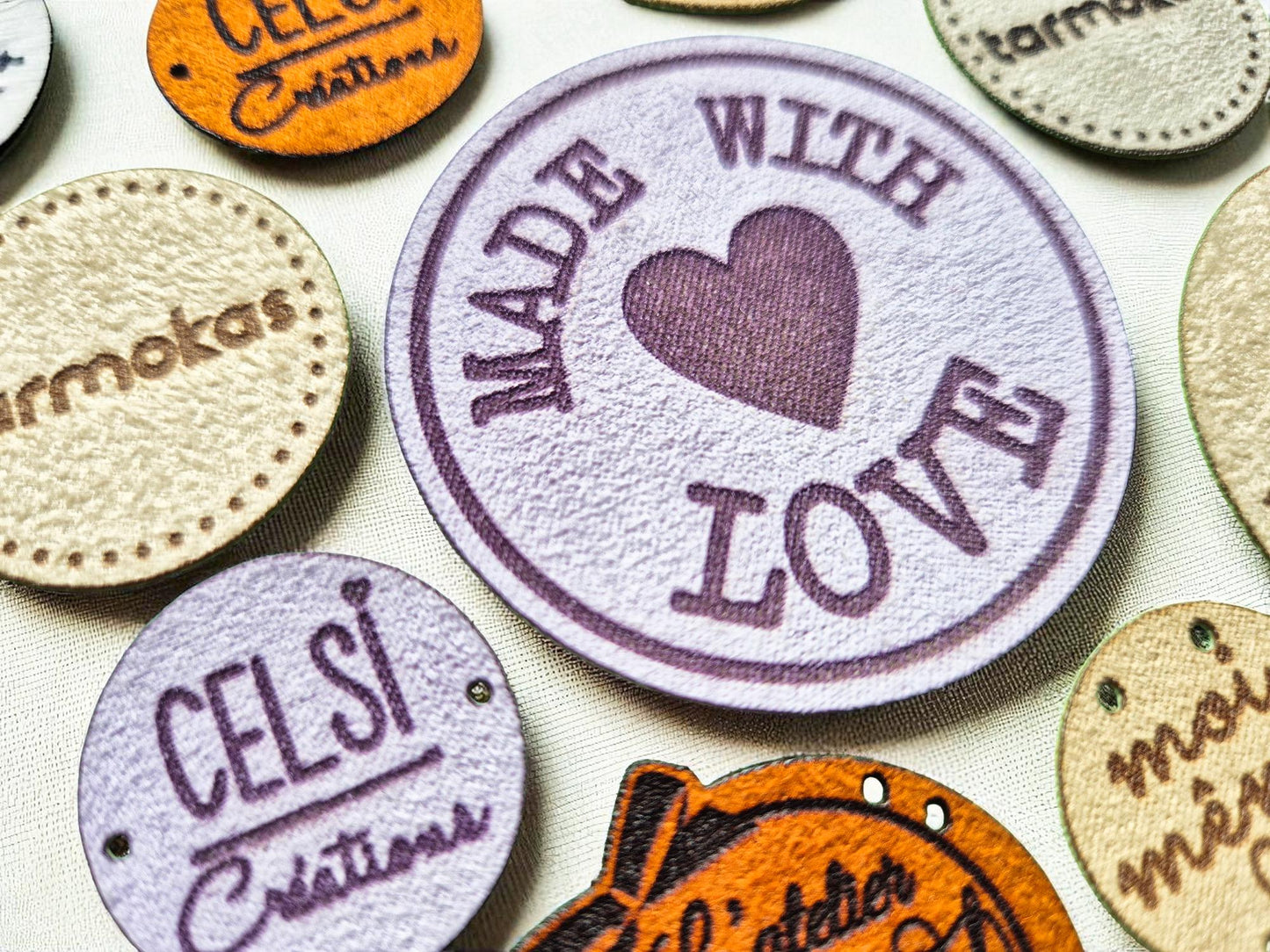 Individuelle Etiketten mit Logo – Professionelles Finish für handgefertigte Produkte