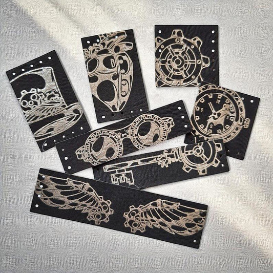 7er Label-Set aus Kunstleder – Perfekt für Handarbeitsprojekte, Nähen, Stricken & Häkeln