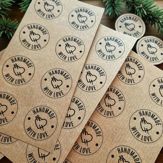 30 Papiersticker – „Mit Liebe gemacht“ | Nachhaltige Aufkleber für Handarbeiten & Geschenke