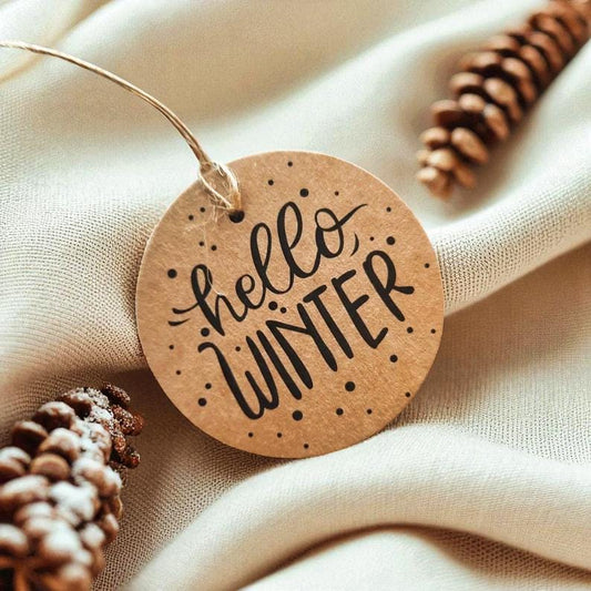 20x „Hello Winter“ Runde Pappanhänger – Ø 7 cm, Umweltfreundlich, DIY & Geschenkdeko
